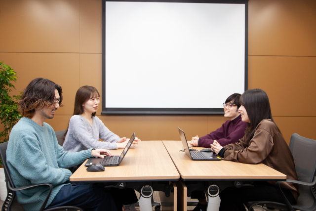 追い風が続くEC業界で大手アパレル含む複数企業のECサイトディレクションをご担当いただきます！
