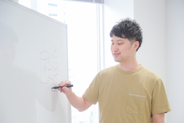 【フロントエンドエンジニア/サーバーサイドエンジニア】急成長中のITベンチャー★自社開発のSaaSで不動産業界に新しい風を！