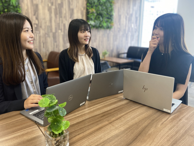 Webデザイナー職│【第2新卒歓迎！】平均年齢28歳の会社でWebデザイナー業務