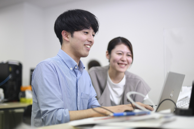 【未経験歓迎】ITエンジニア◆完全週休2日／残業月15h以下／リモート案件あり／研修充実